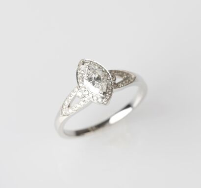 18ct White Gold Marquise Diamond Ring