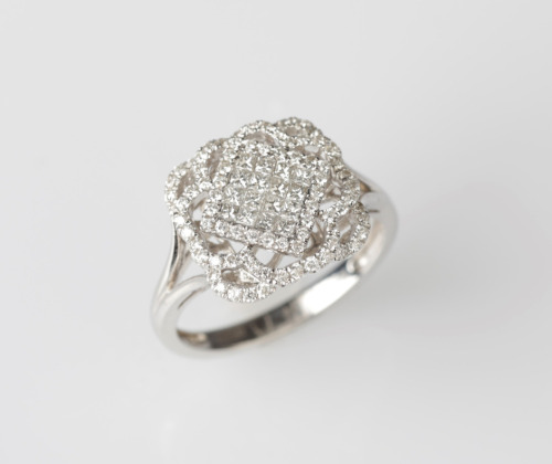 18ct White Gold Diamond Dress Ring