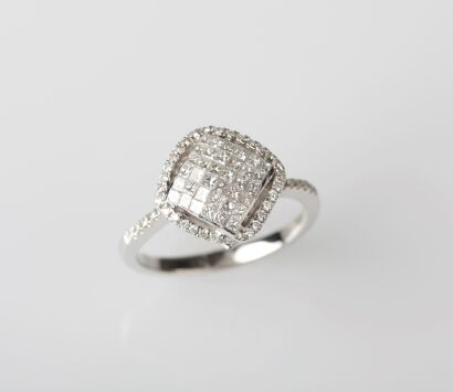 18ct White Gold Diamond Dress Ring