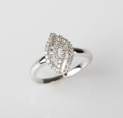 18ct White Gold Diamond Dress Ring