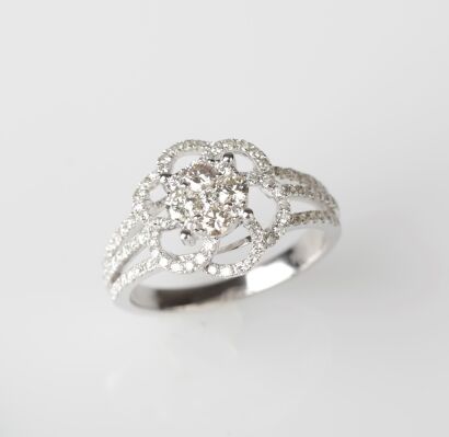 18ct White Gold Diamond Dress Ring
