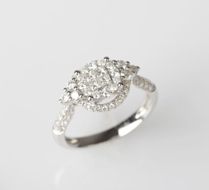 18ct White Gold Diamond Dress Ring