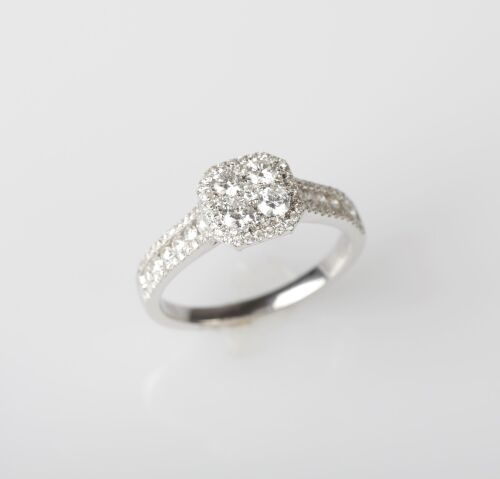 18ct White Gold Diamond Cluster Ring