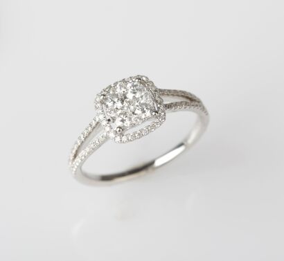 18ct White Gold Diamond Dress Ring