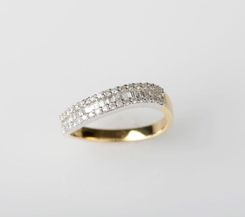 18ct Modern Diamond Band