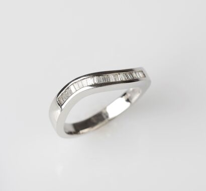 18ct White Gold Baguette Diamond Band