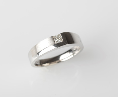 18ct White Gold Princess Cut Diamond Band