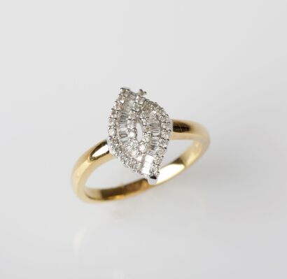 18ct Diamond Dress Ring