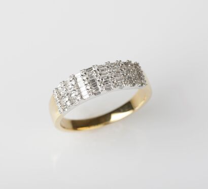 18ct Modern Diamond Dress Ring