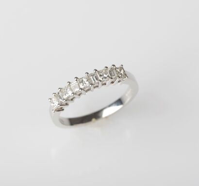 18ct White Gold Diamond Ring