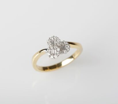 18ct Diamond Dress Ring