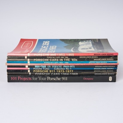 A lot of Porsche Books