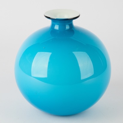 An Art Glass Vase