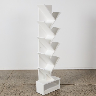 A Modern Design Bookshelf