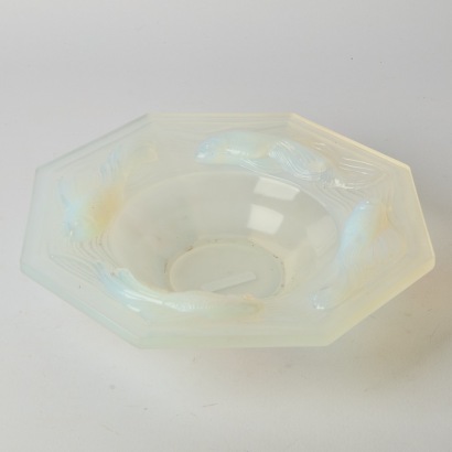 A French Art Deco Fish Opalescent Dish