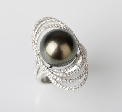 18ct White Gold South Sea Pearl and Diamond Ring
