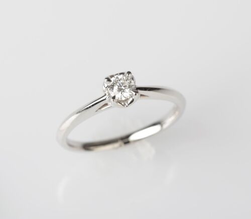 18ct White Gold Diamond Solitaire Ring