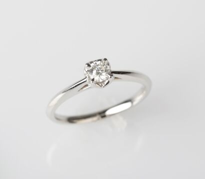 18ct White Gold Diamond Solitaire Ring