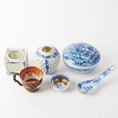 A Grup of Seven Chinese Blue and White Porcelains