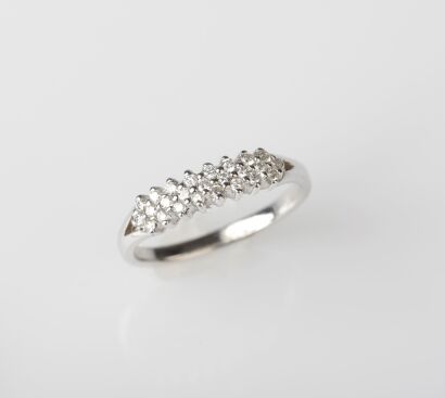 18ct White Gold Diamond Ring