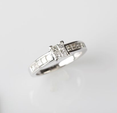18ct White Gold Princess Cut Diamond Dress Ring