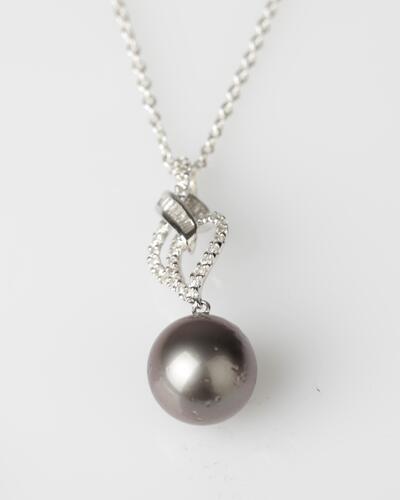 18ct White Gold South Sea and Diamond Pendant&nbsp;