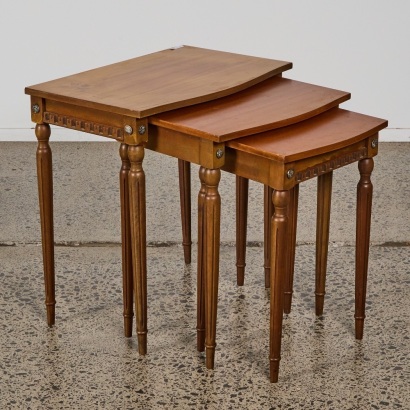 A Set of Nest of Tables by Kinvig