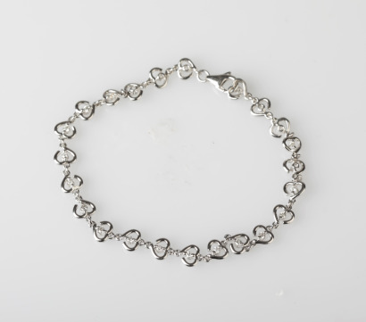 18ct White Gold Diamond Heart Bracelet