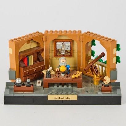 A Lego Tribute To Galileo Galilei