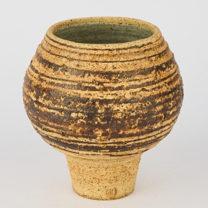 A Len Castle Ovoid Vase c1950s advertised in the woman's weekly, highly influenced by the work of Hans Coper