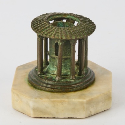 An Early 19th Century Grand Tour Bronze Model of The Temple of Vesta