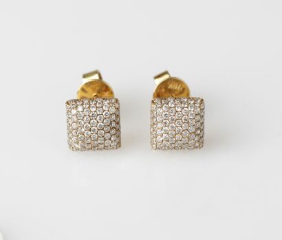 18ct Diamond Stud Earrings