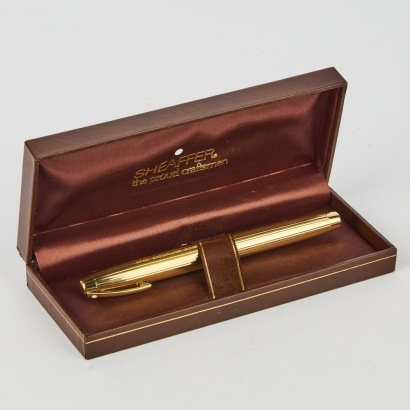 A Vintage Sheaffer Gold Plated Fountain Pen with 14k Gold Nib