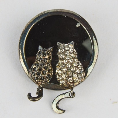 A Vintage Cat Brooch