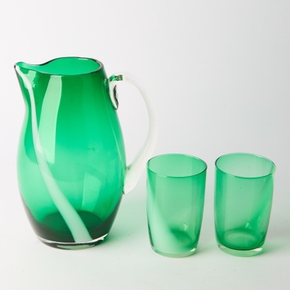 An Art Deco Pitcher and Cups