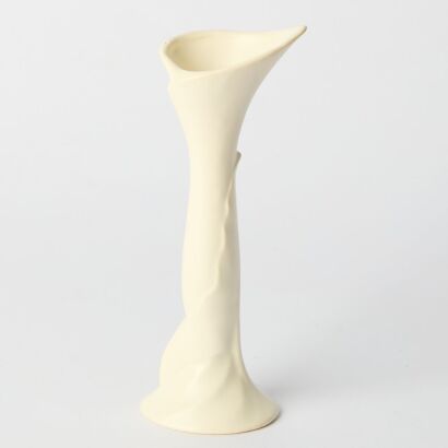 A Shape 480 Crown Lynn Bud Vase