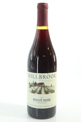 (1) 2007 Millbrook Vineyards and Winery Pinot Noir, New York