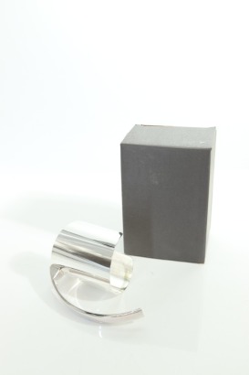 (1) Silver-Plated Wine Bottle Pouring Cradle (Handle) (GB)