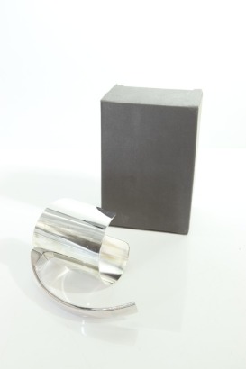 (1) Silver-Plated Wine Bottle Pouring Cradle (Handle) (GB)