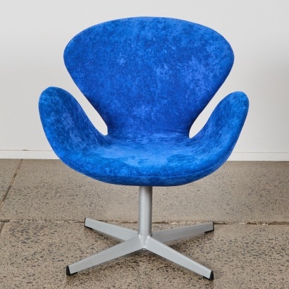 An Arne Jacobsen Style Velvet Swan Chair