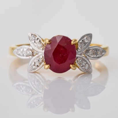 18ct Yellow Gold, Oval Ruby / Diamond Cluster Ring