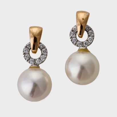18ct Yellow Gold, 8.0mm Akoya Pearl / 0.40ct Diamond Earrings
