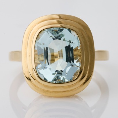 18ct Yellow Gold, 4.48ct Cushion Cut Aquamarine Ring