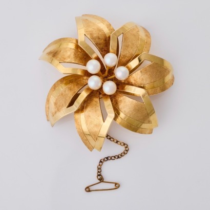 18ct Yellow Gold, Cultured Pearl Floral Brooch