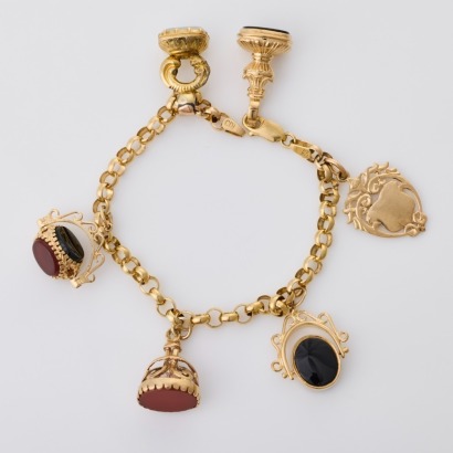 9ct Yellow Gold, 18.5cm, Belcher Bracelet with Assorted Charms