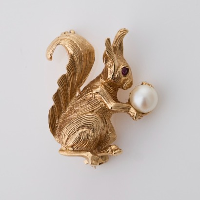 9ct Yellow Gold, Vintage, Gem-set / 4.8mm Cultured Pearl Squirrel Brooch