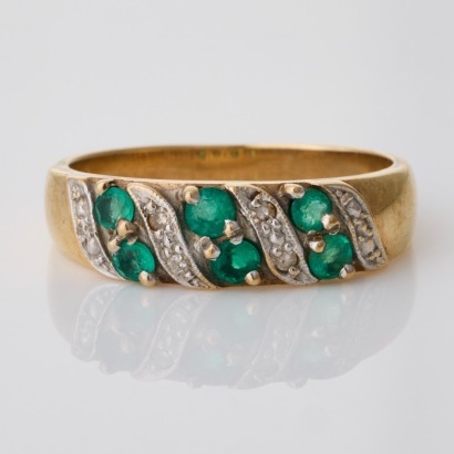 9ct Yellow Gold, Round Green Stones / 0.03ct Diamond Dress Ring