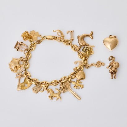 18ct Yellow Gold, 17cm Anchor Link Bracelet with 9ct - 18ct, Assorted Charms