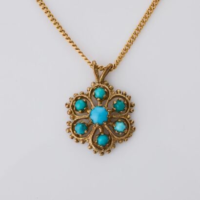 9ct Yellow Gold, Vintage, Round Cabochon Cut Turquoise Pendant on 55cm, 9ct Yellow Gold Curb Chain