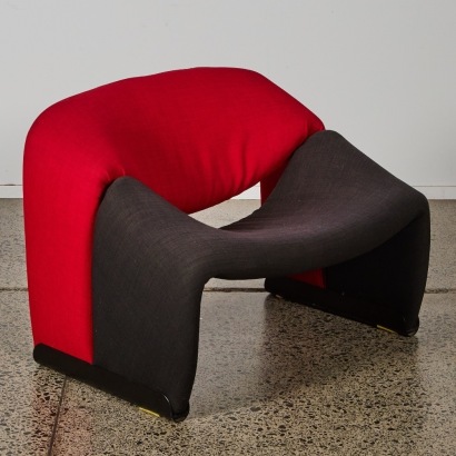 A Vintage Groovy Chair In the Style of Pierre Paulin